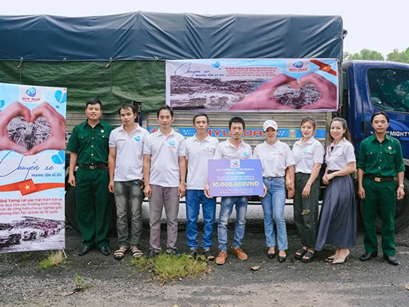 Hotline hỗ trợ khách hàng