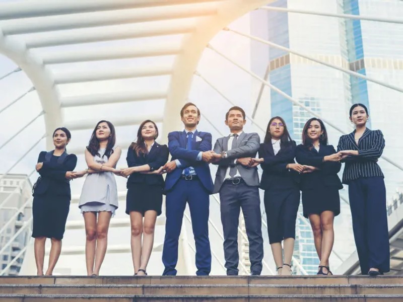 Người chơi đang xem xét ngân sách và giới hạn trên điện thoại